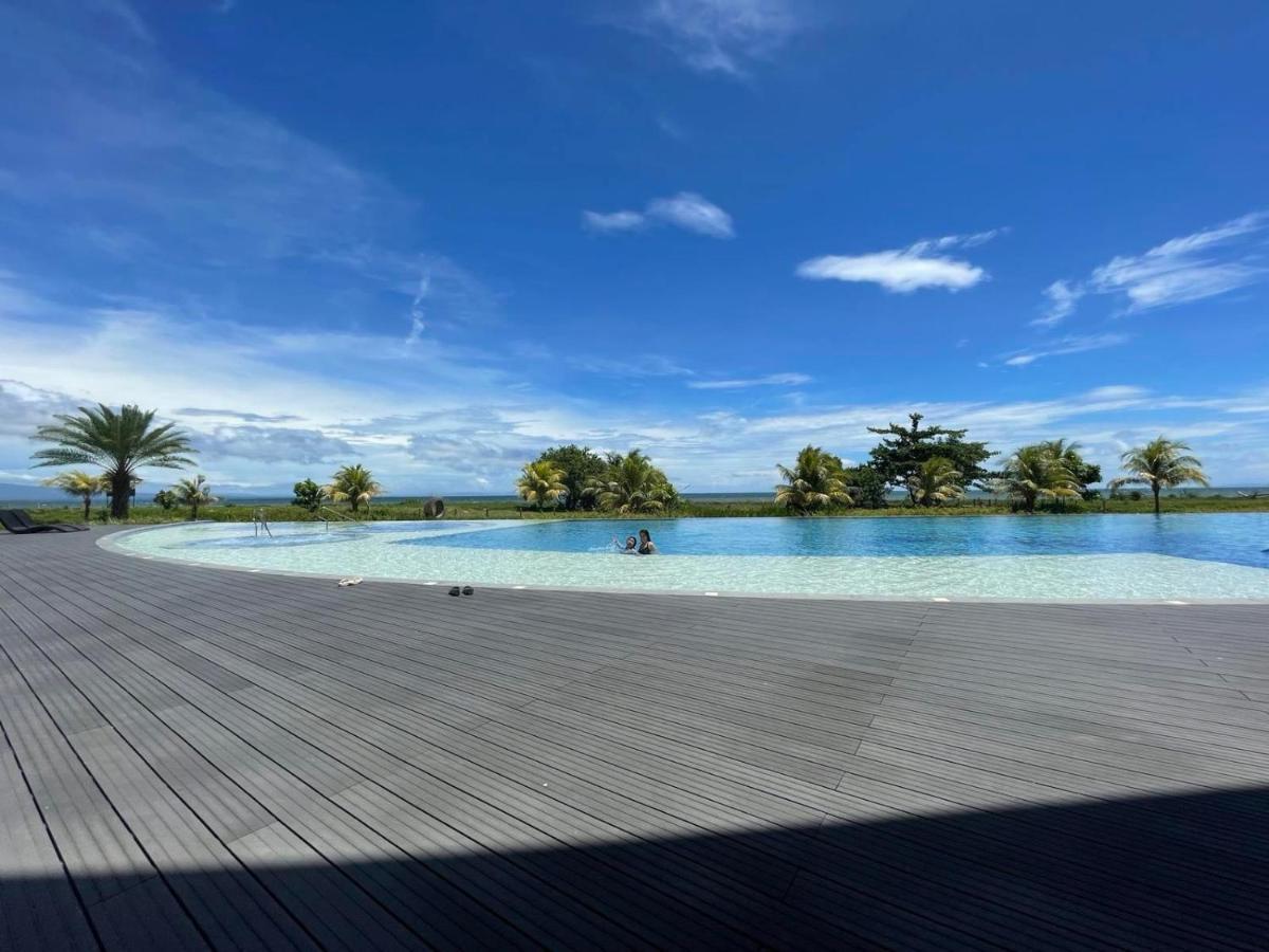 Seafront Residences Vacation Getaway Сан-Хуан Екстер'єр фото